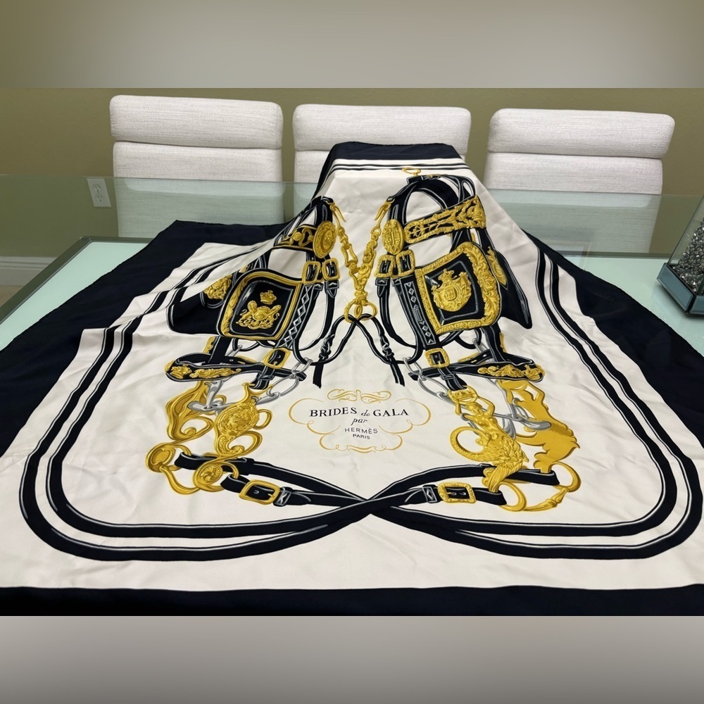 Authentic Hermès Carré 90 Silk Scarf